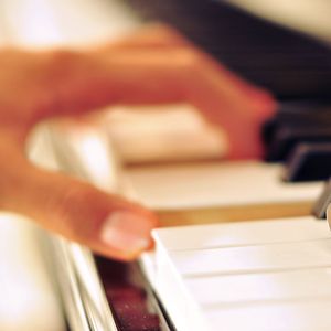 胸⋯啊⋯嗯～出奶了日本
